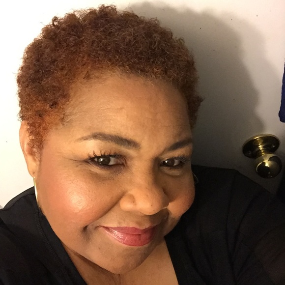 Meet your Posher, Linda - Picture 1 of 3